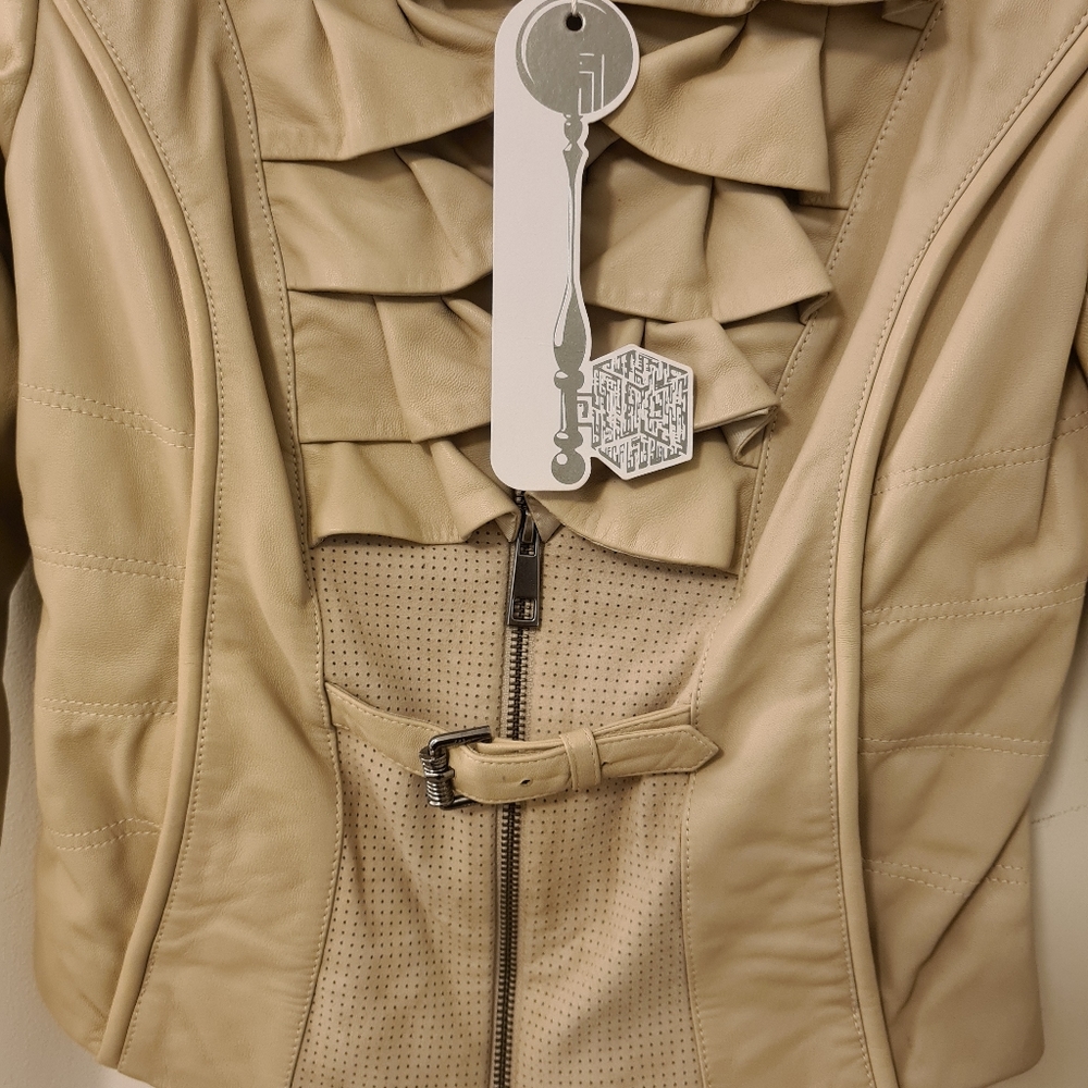 Leather ruffle jacket - Picture 7 of 9